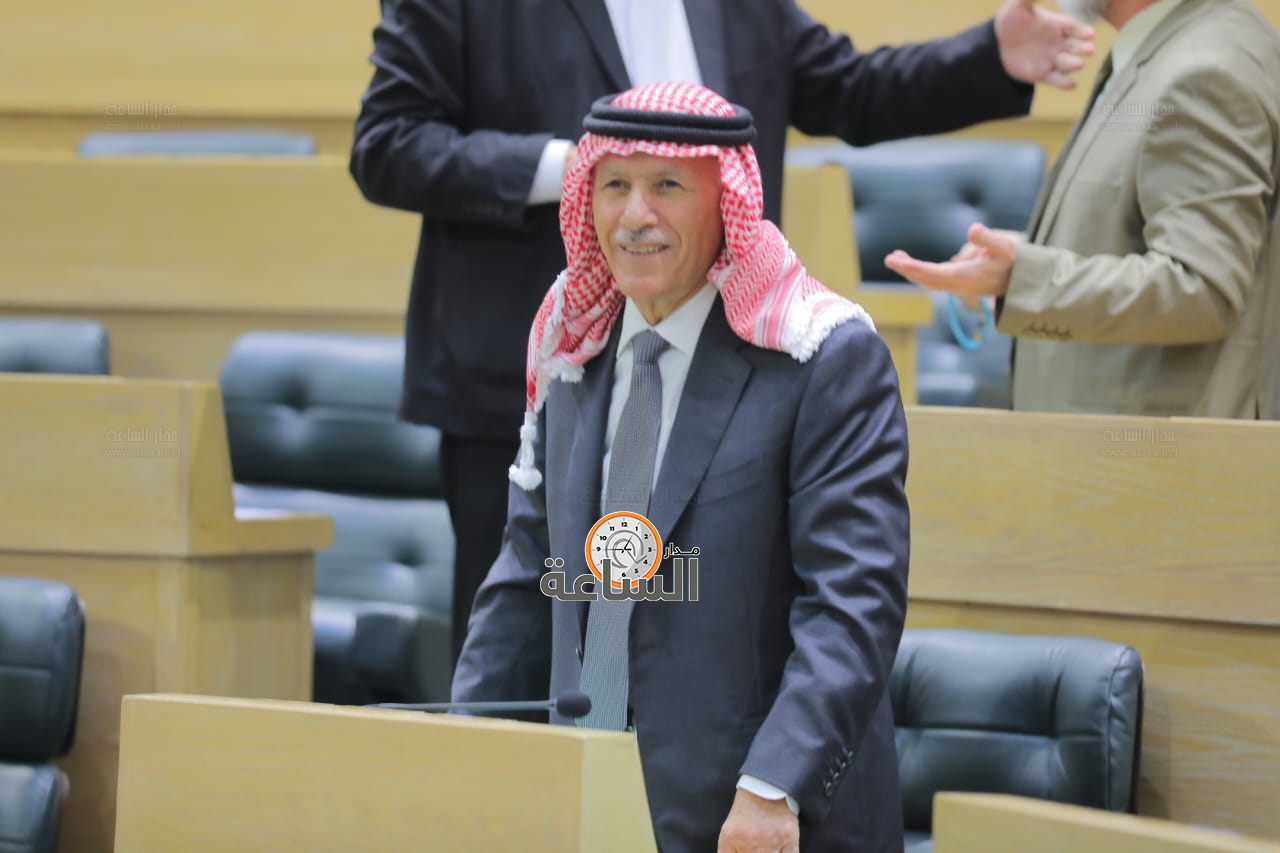 Madar Al-Saa Images 0.34438720729492855