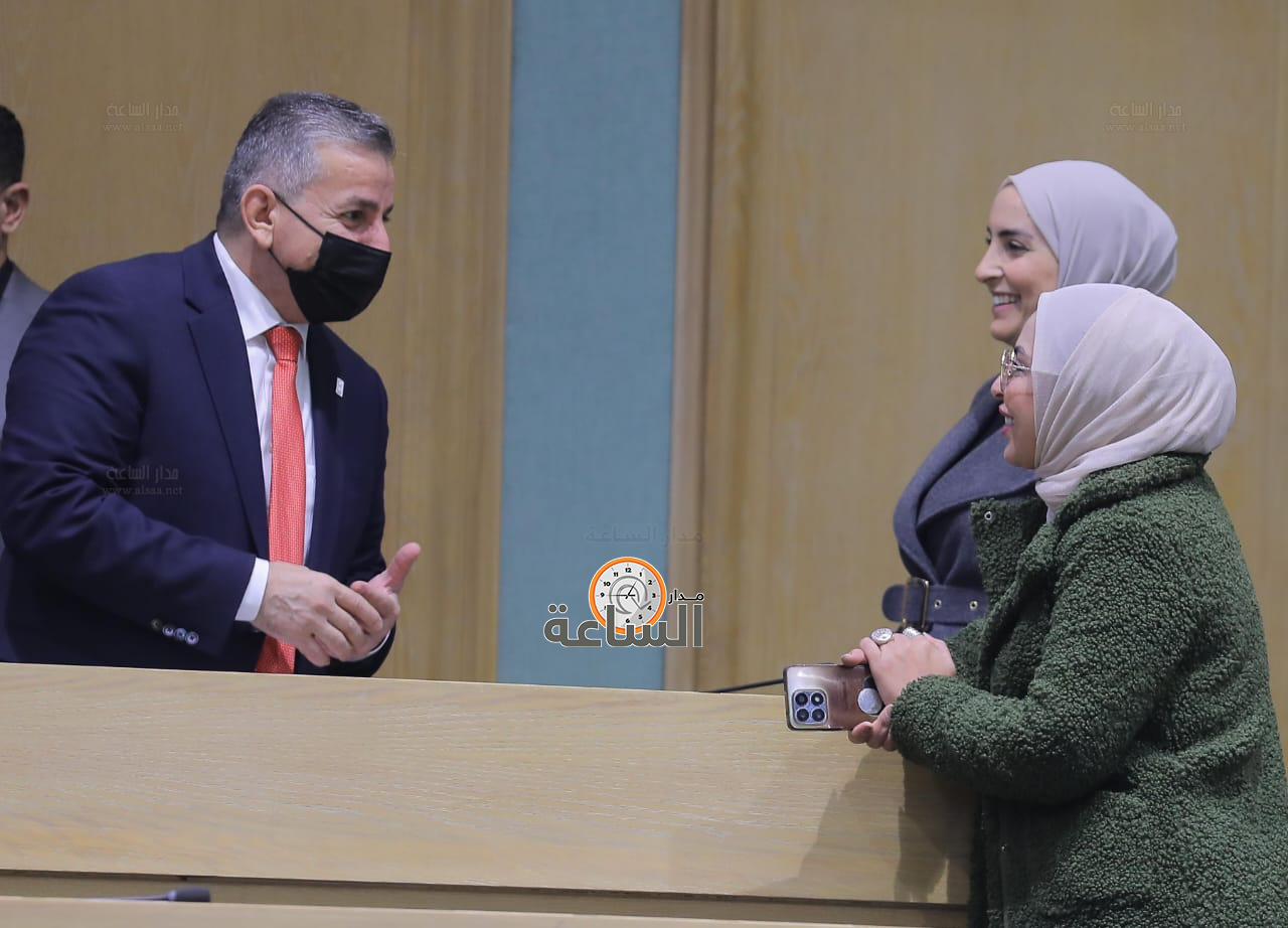 Madar Al-Saa Images 0.13838617376817552