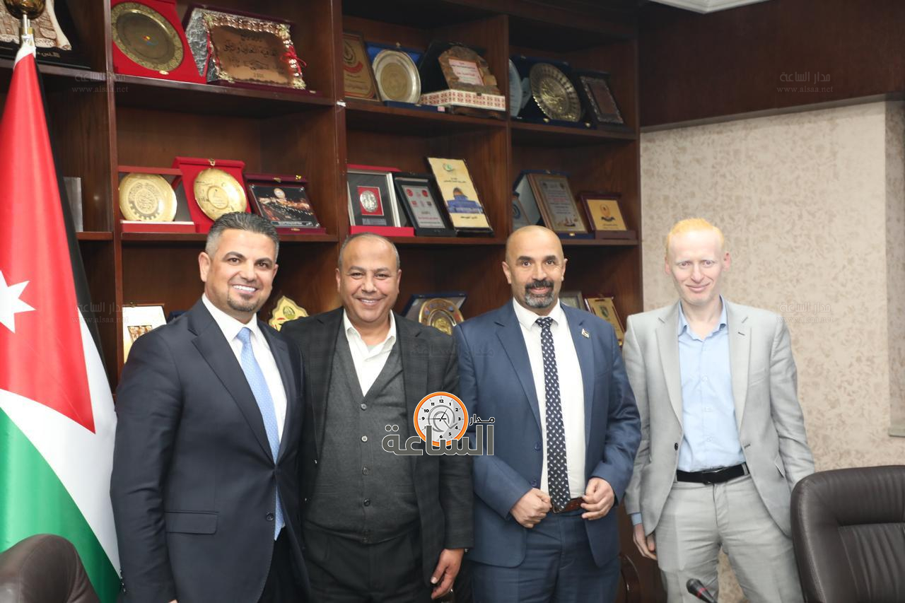 Madar Al-Saa Images 0.14057827233676123