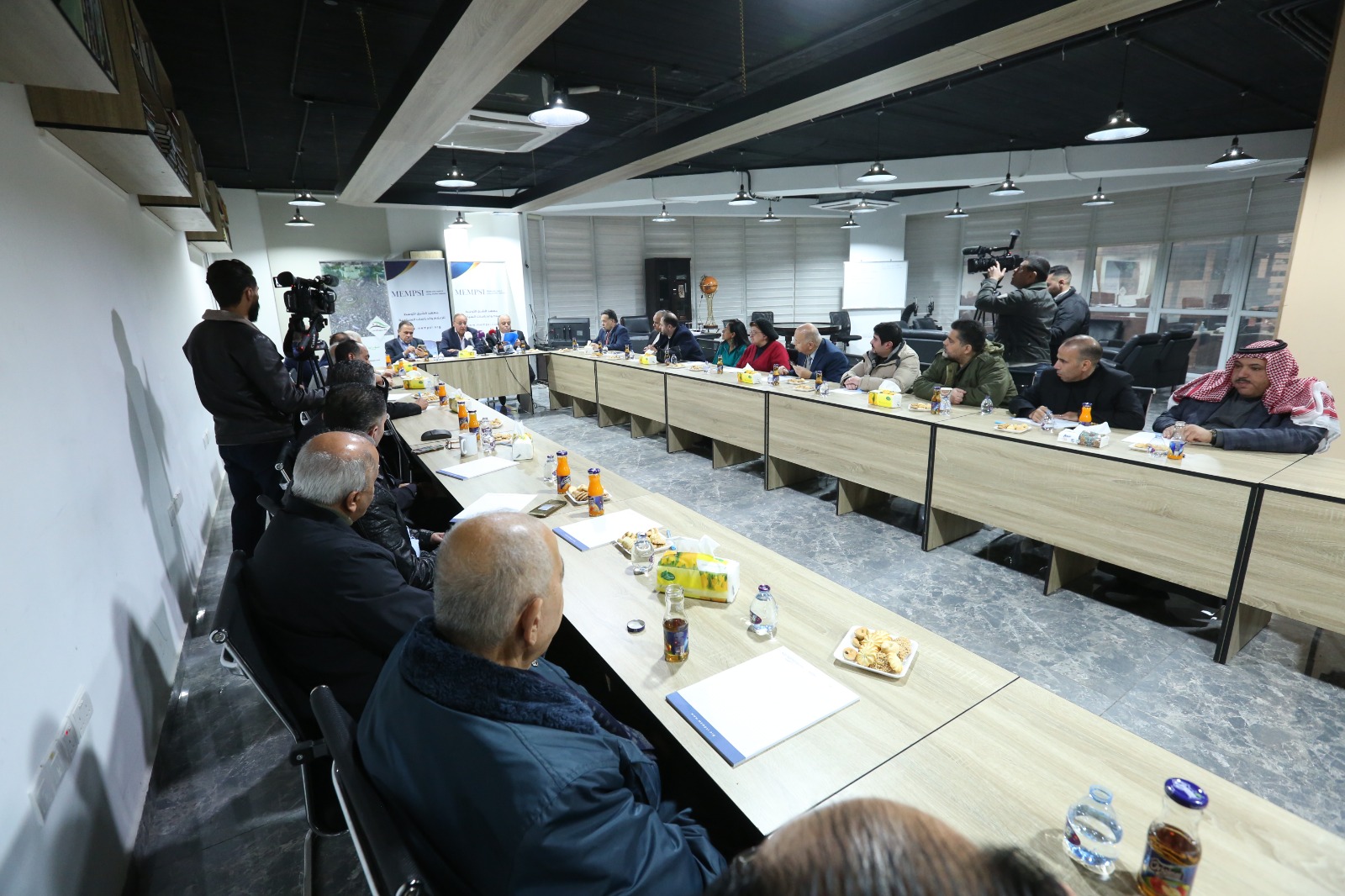 Madar Al-Saa Images 0.3916905549017342