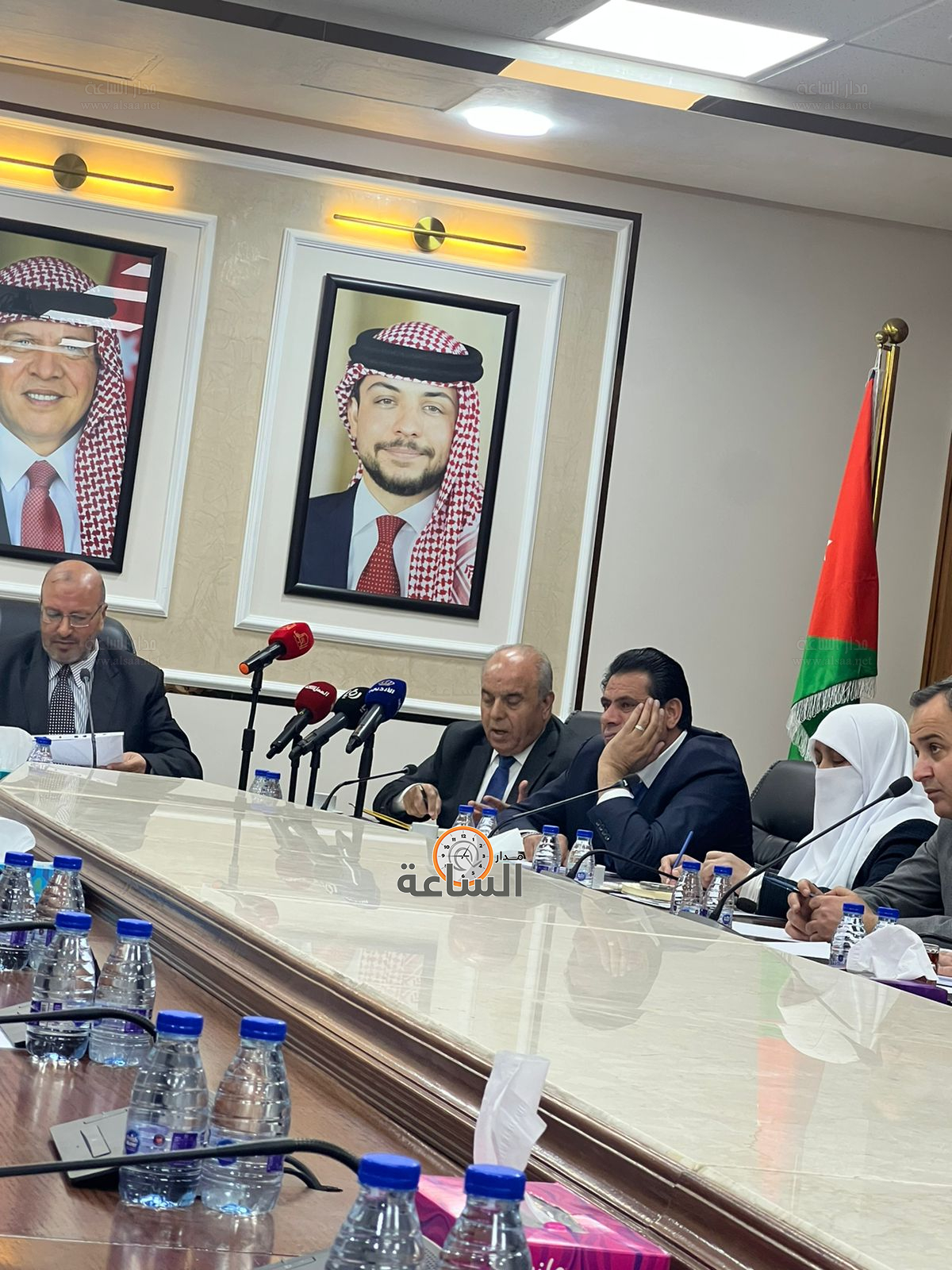 Madar Al-Saa Images 0.30503748480741244