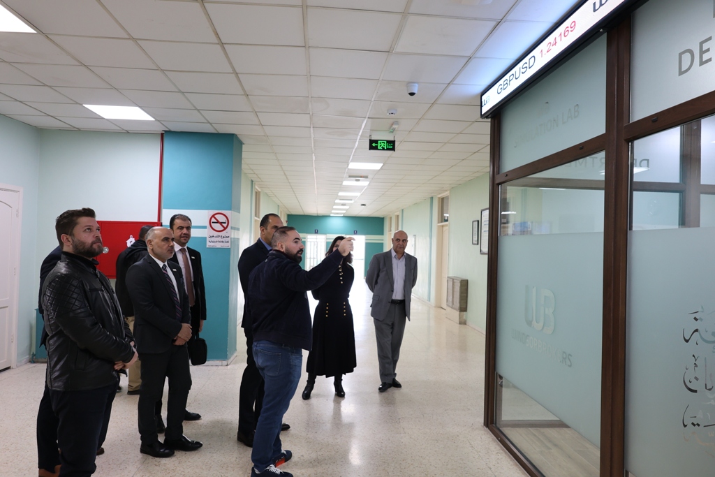 Madar Al-Saa Images 0.7251717478787889