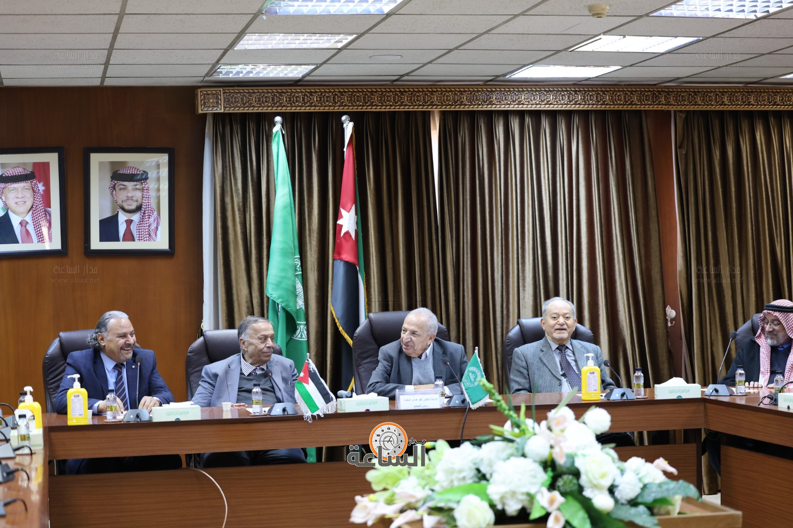 Madar Al-Saa Images 0.44978442587131373