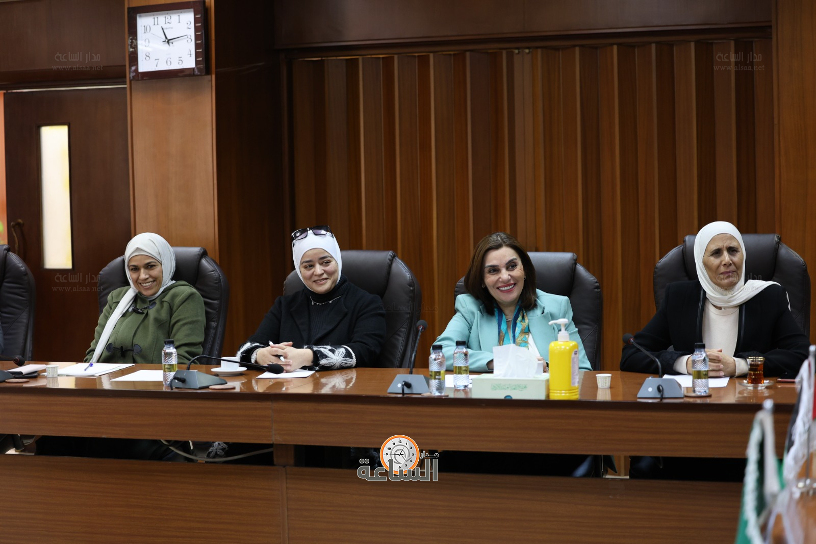 Madar Al-Saa Images 0.9851810031011112