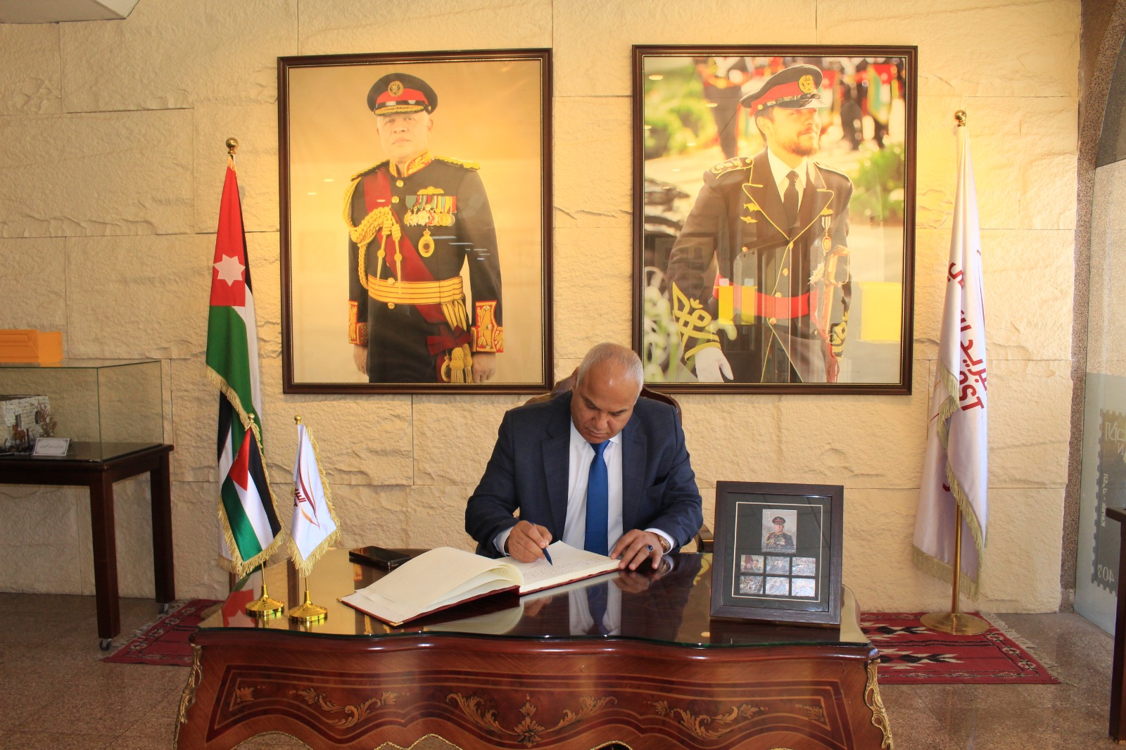 Madar Al-Saa Images 0.03758605336988885