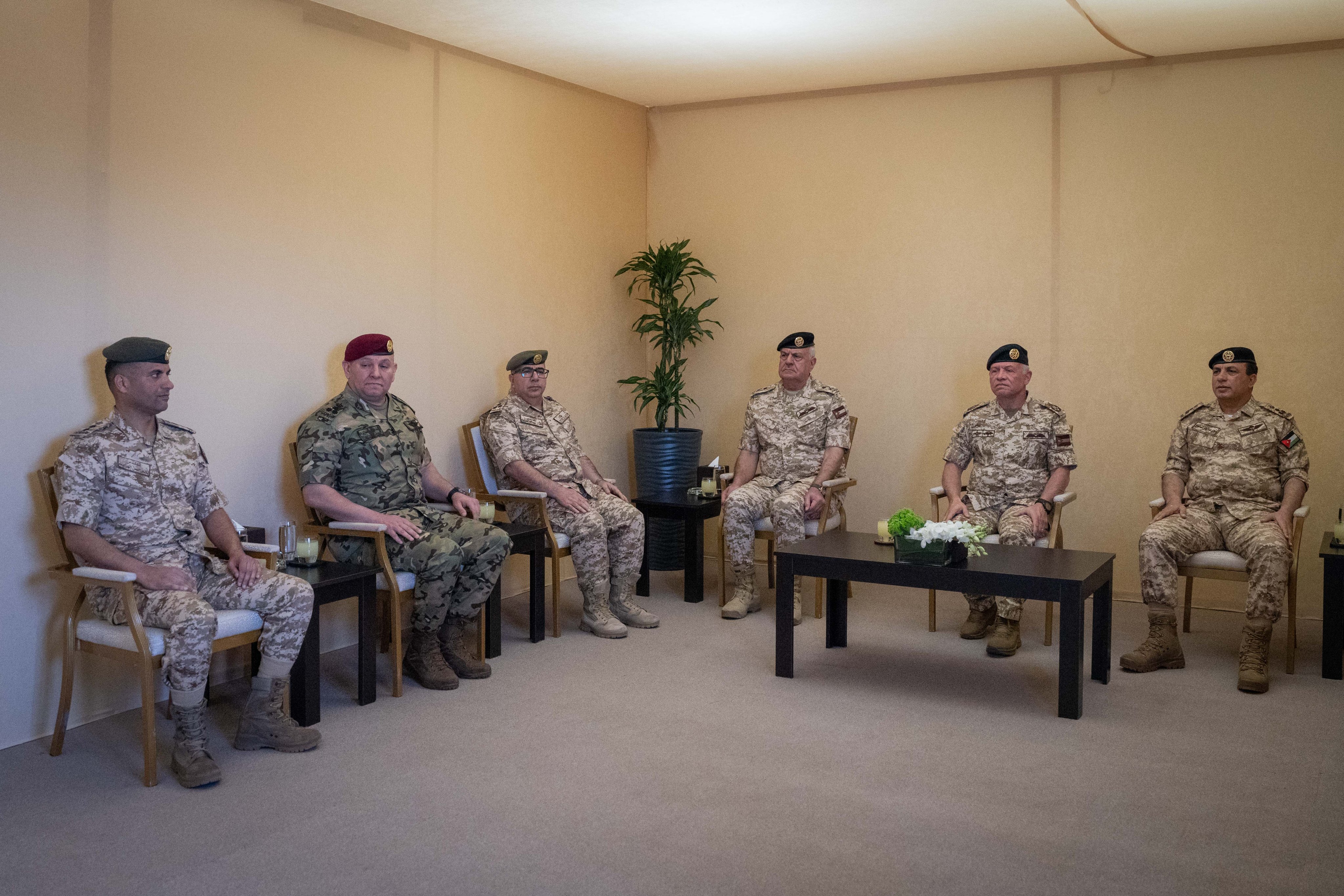 Madar Al-Saa Images 0.40127084546988434