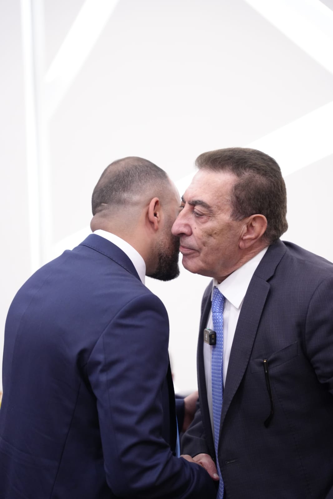 Madar Al-Saa Images 0.7843737229523124