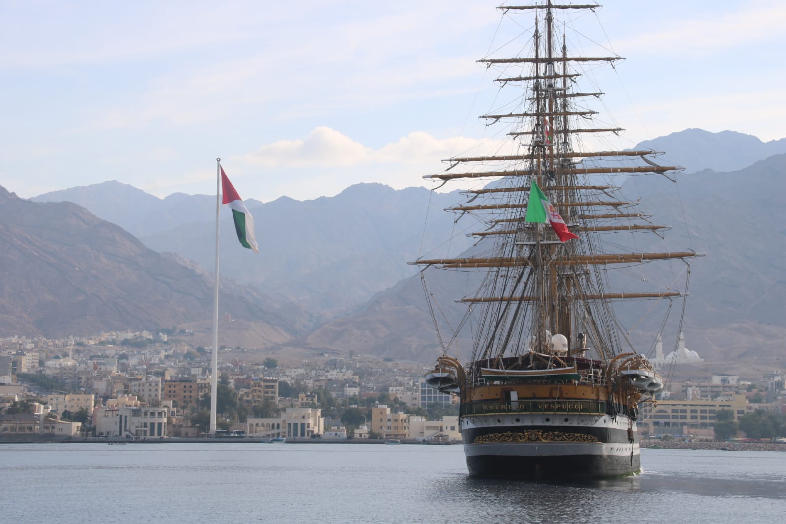 Madar Al-Saa Images 0.6032106838152382