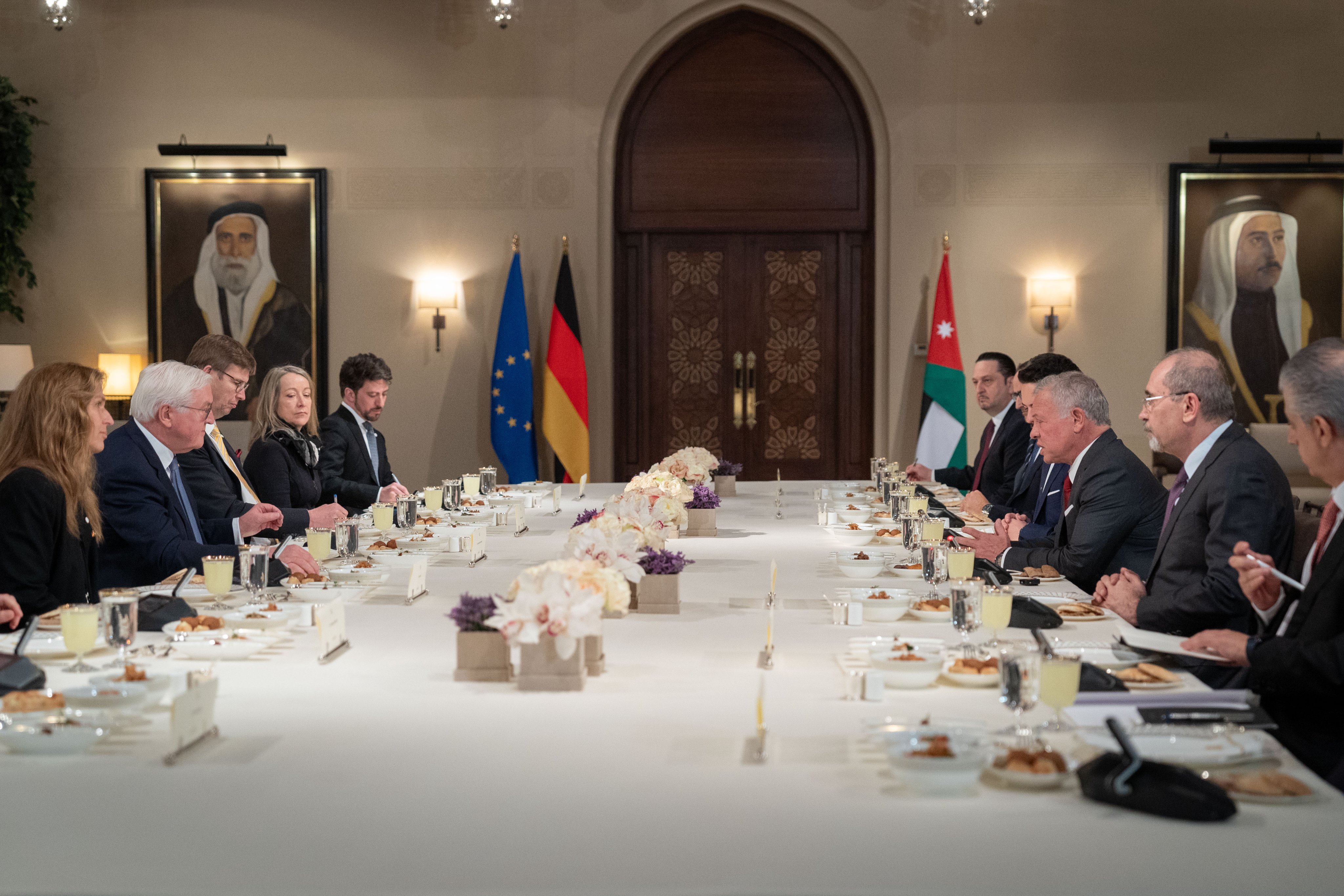 Madar Al-Saa Images 0.3831285699399132