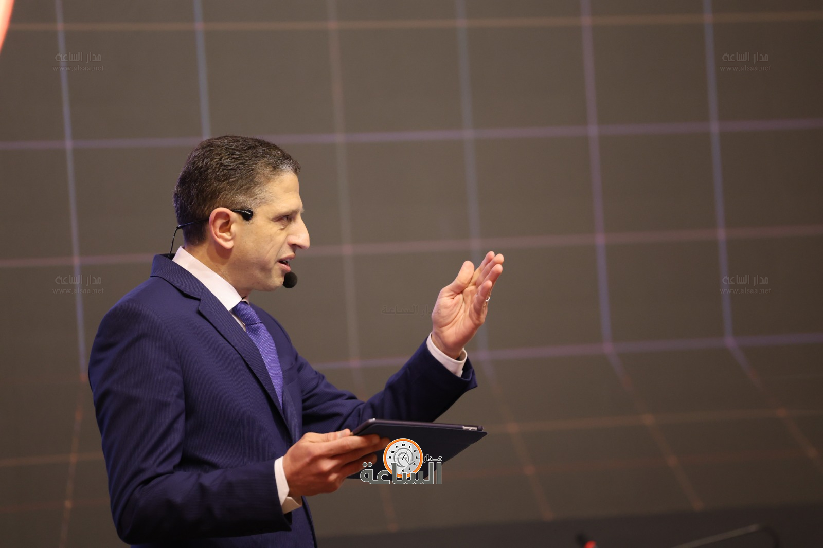 Madar Al-Saa Images 0.2536588923402363