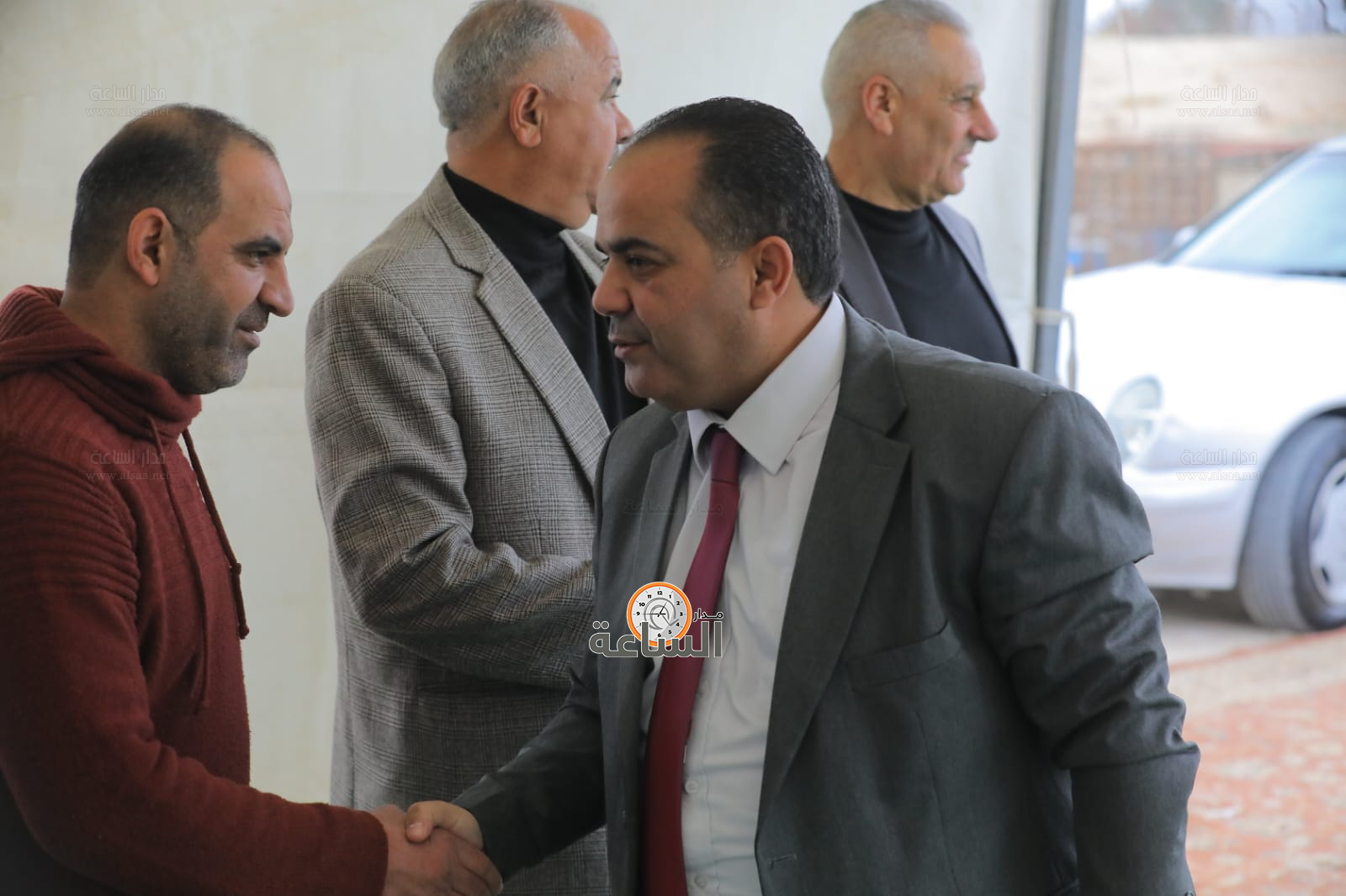 Madar Al-Saa Images 0.9210910347494496