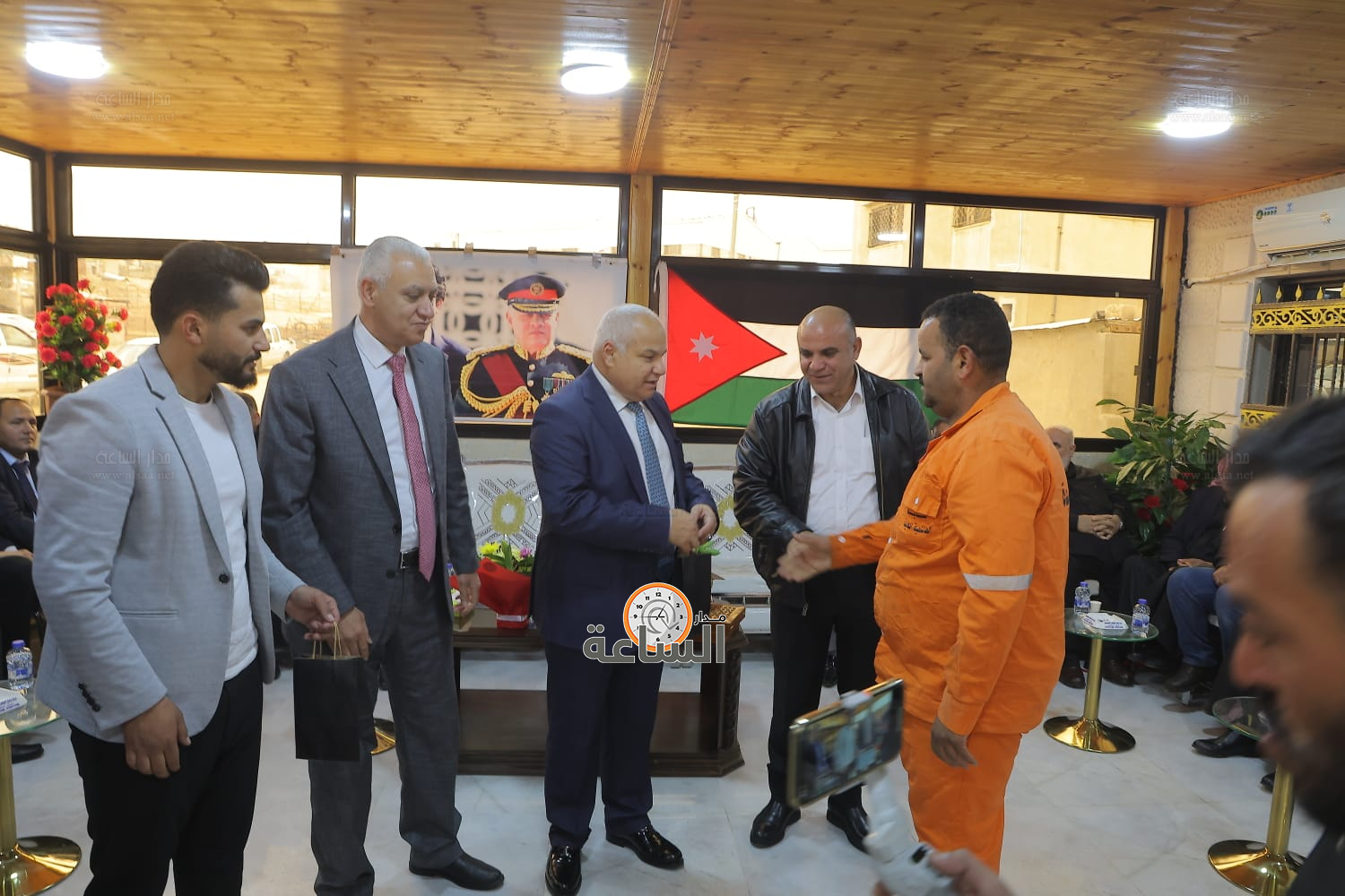 Madar Al-Saa Images 0.19108777272320232