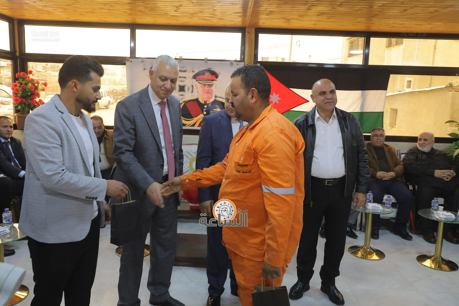 Madar Al-Saa Images 0.2085180359770864