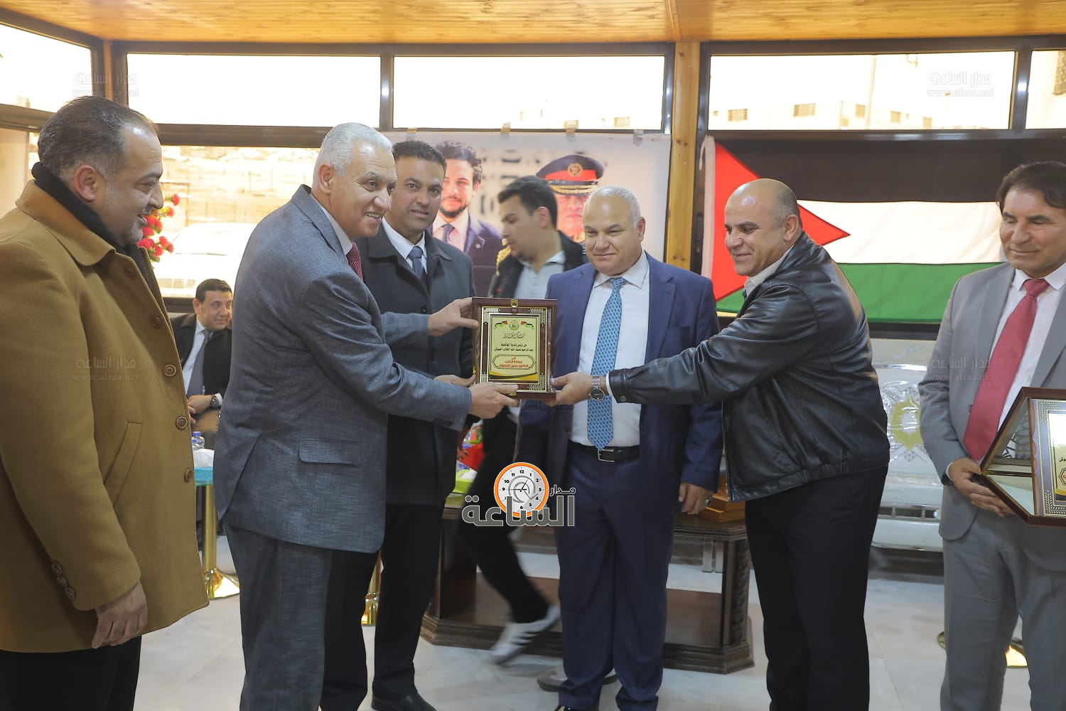 Madar Al-Saa Images 0.128402591043854