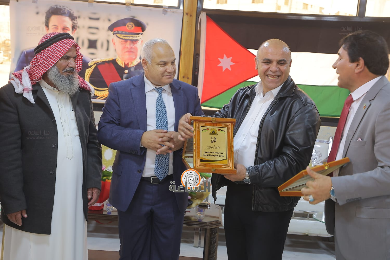 Madar Al-Saa Images 0.6899641323581143