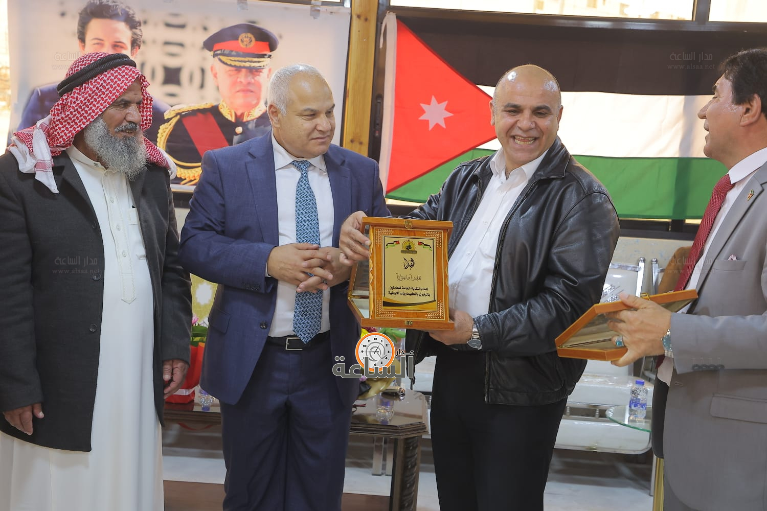 Madar Al-Saa Images 0.8792548659832613