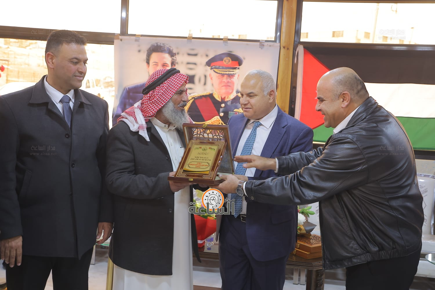 Madar Al-Saa Images 0.44066621431566344