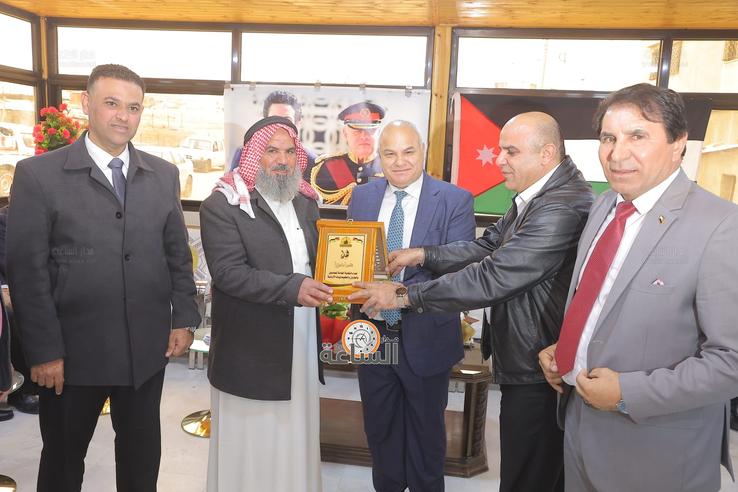 Madar Al-Saa Images 0.9535440121007148