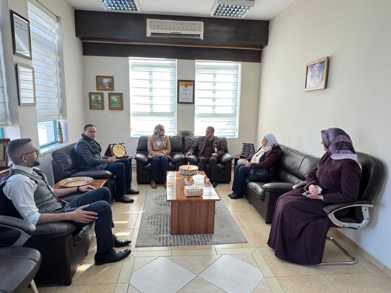 Madar Al-Saa Images 0.04742733421284262