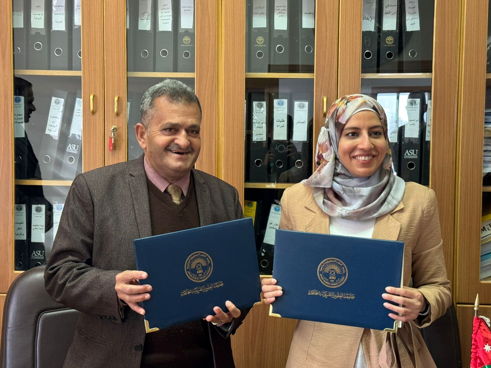 Madar Al-Saa Images 0.8735349635811807