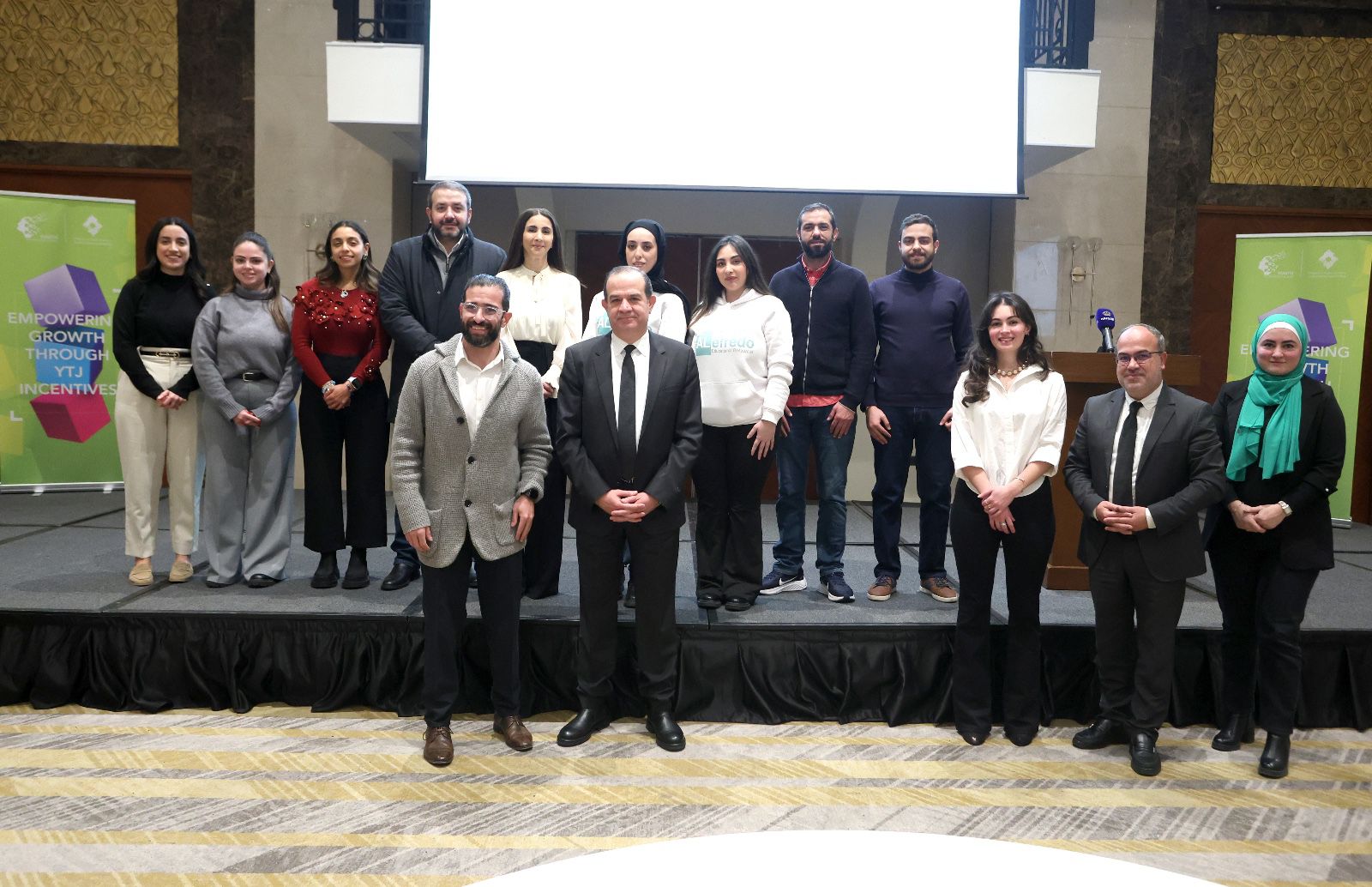 Madar Al-Saa Images 0.6682880070063628