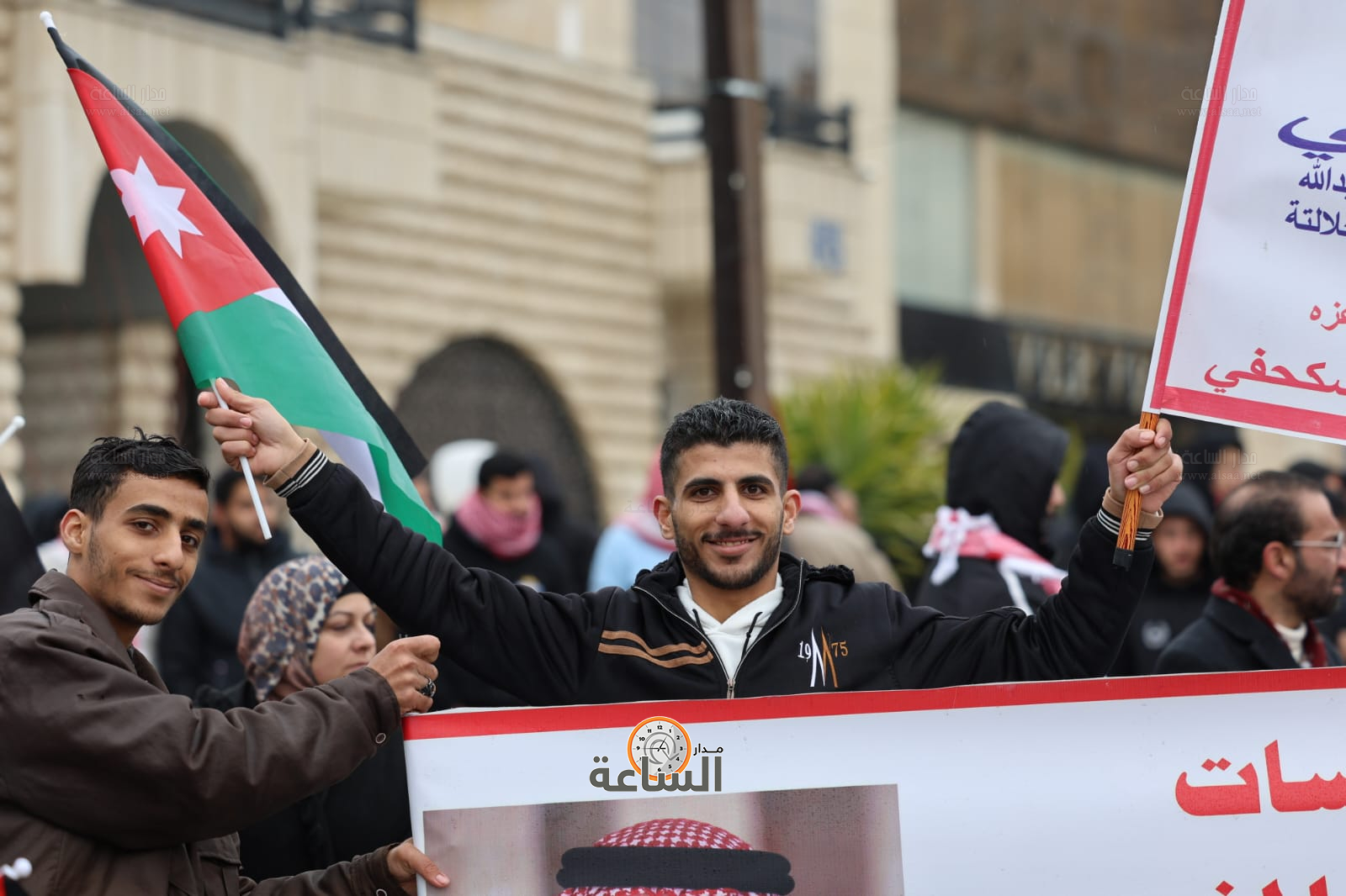 Madar Al-Saa Images 0.893418340377496