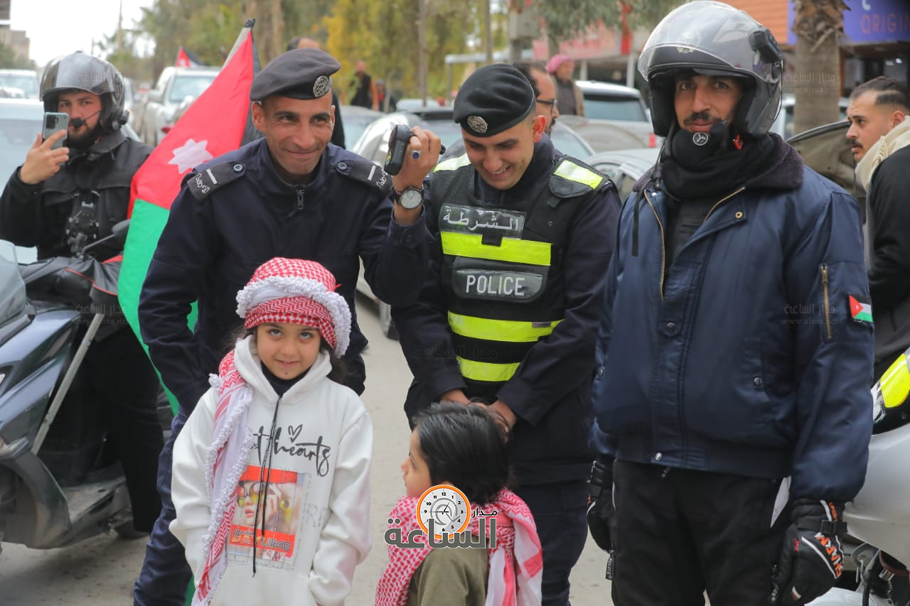 Madar Al-Saa Images 0.5632294910685136