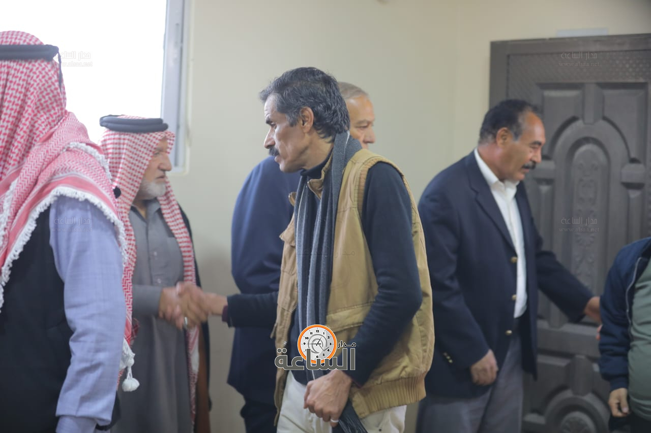 Madar Al-Saa Images 0.012044767155762415