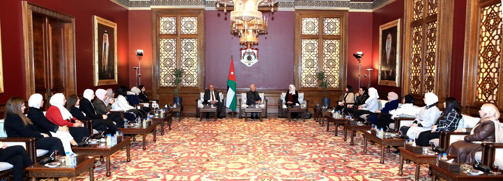 Madar Al-Saa Images 0.7660140405584339