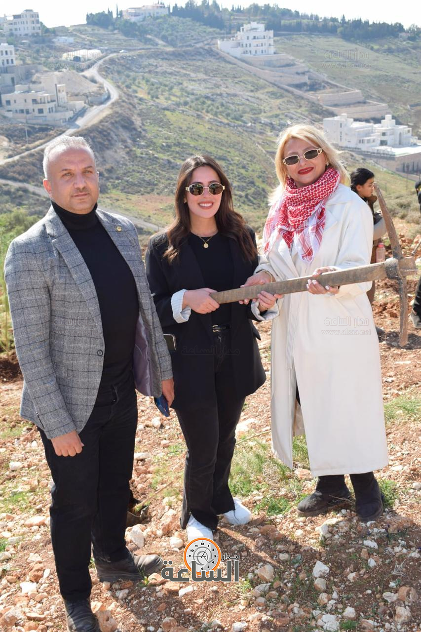 Madar Al-Saa Images 0.914182626953794