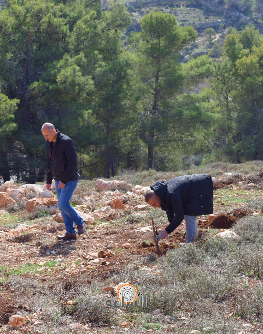 Madar Al-Saa Images 0.25378814940683325