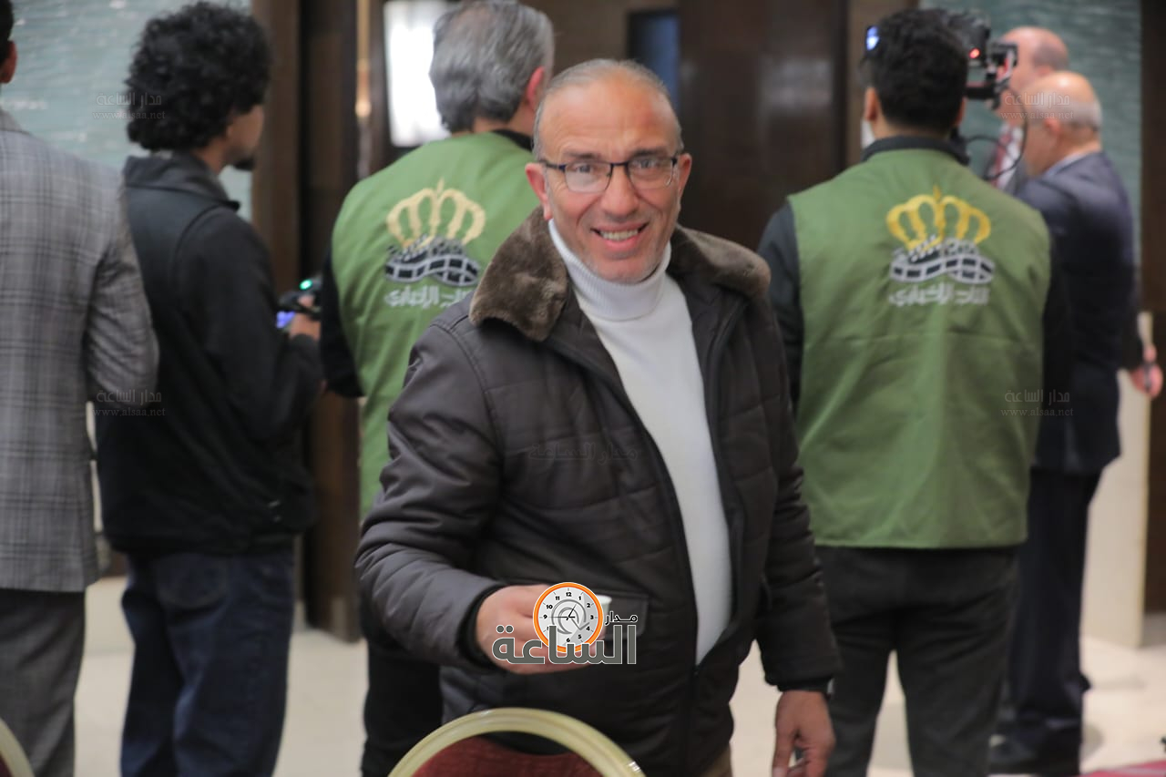 Madar Al-Saa Images 0.793026693946592