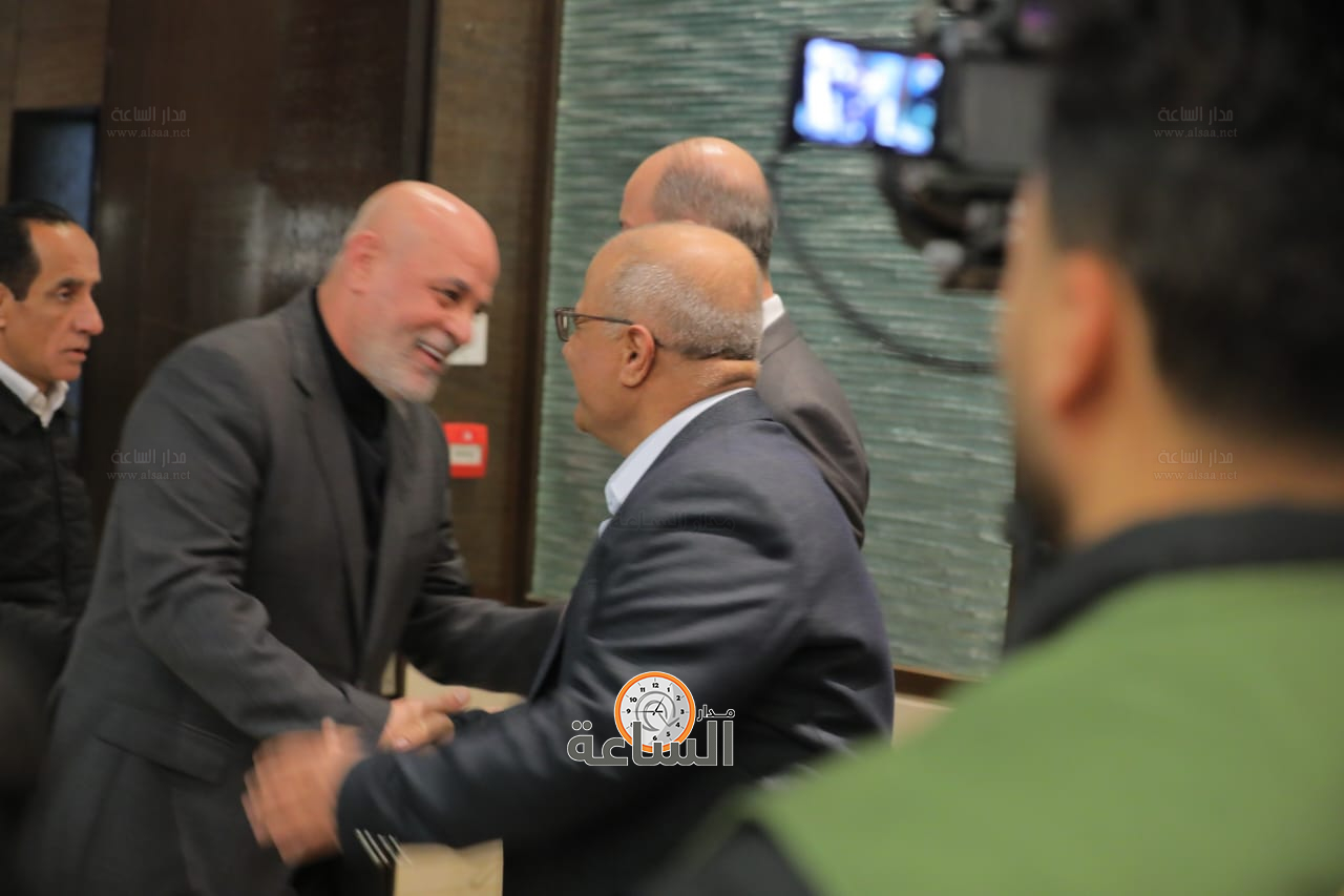 Madar Al-Saa Images 0.42991528397776624