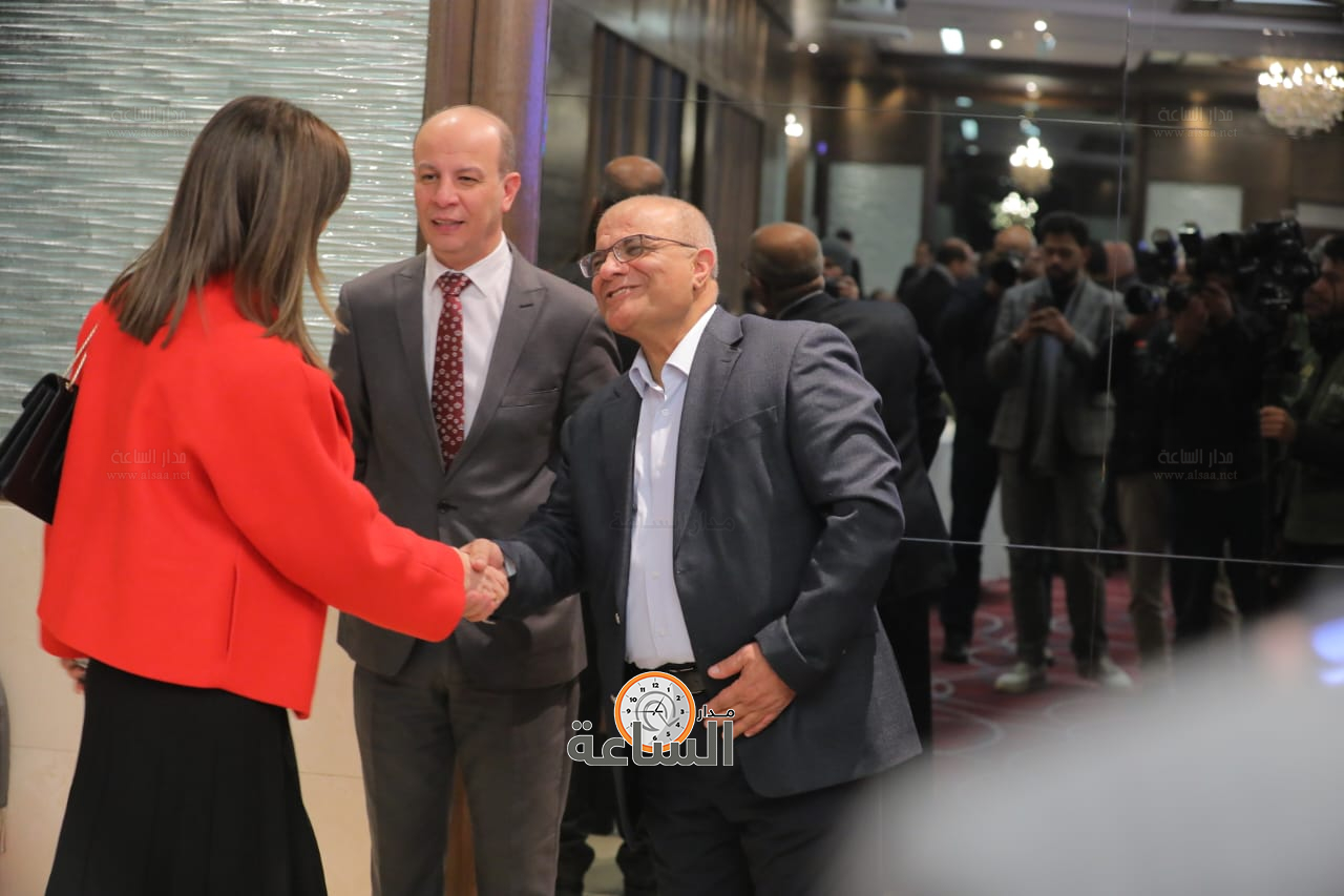 Madar Al-Saa Images 0.9369624081749424