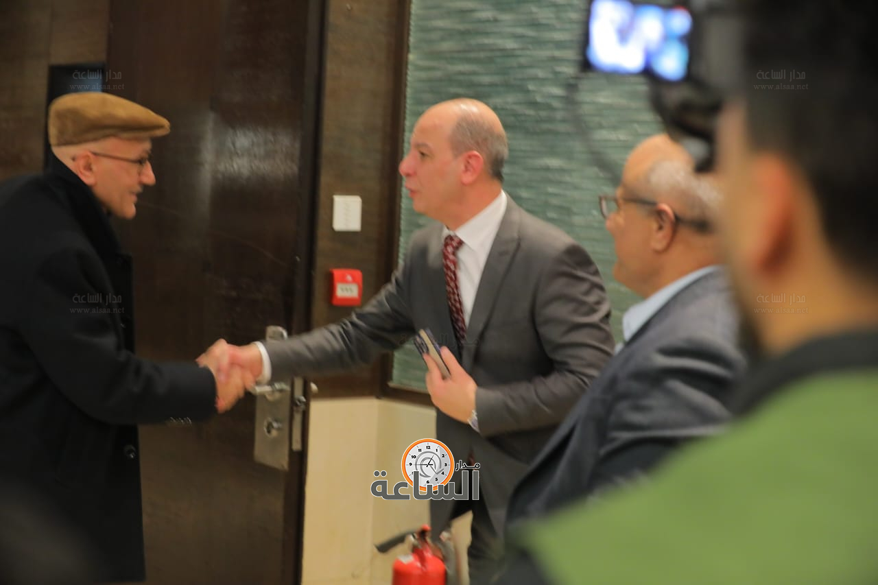 Madar Al-Saa Images 0.3630028909715941