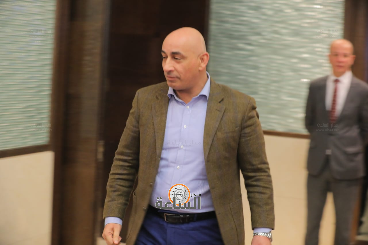 Madar Al-Saa Images 0.30609175177342407