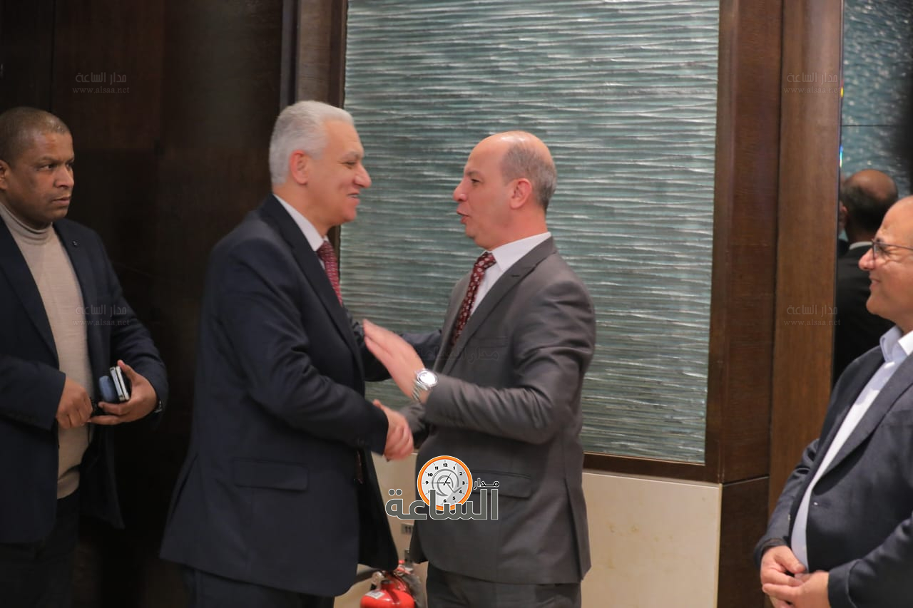 Madar Al-Saa Images 0.16102044513452785