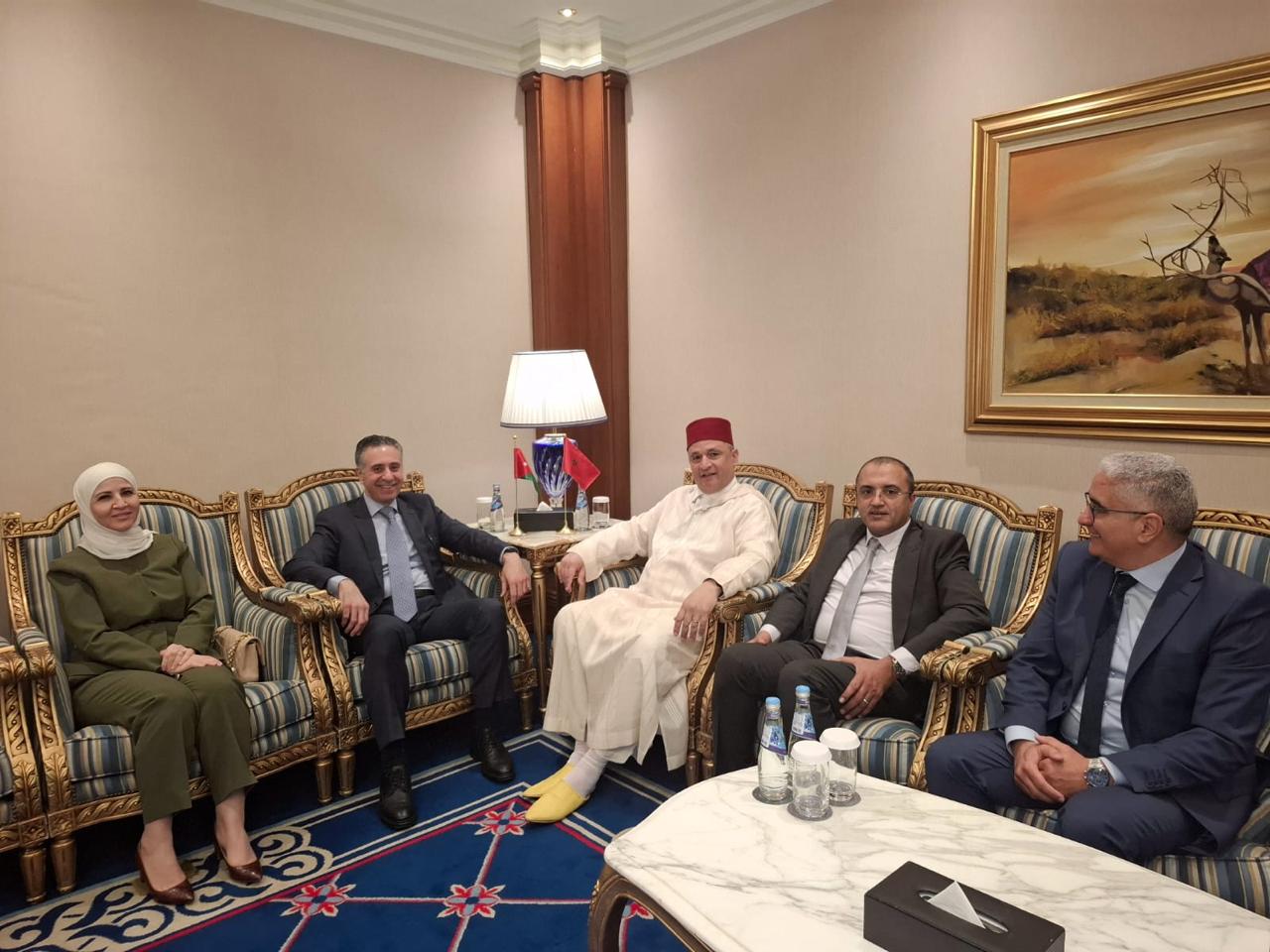 Madar Al-Saa Images 0.2351369932025893