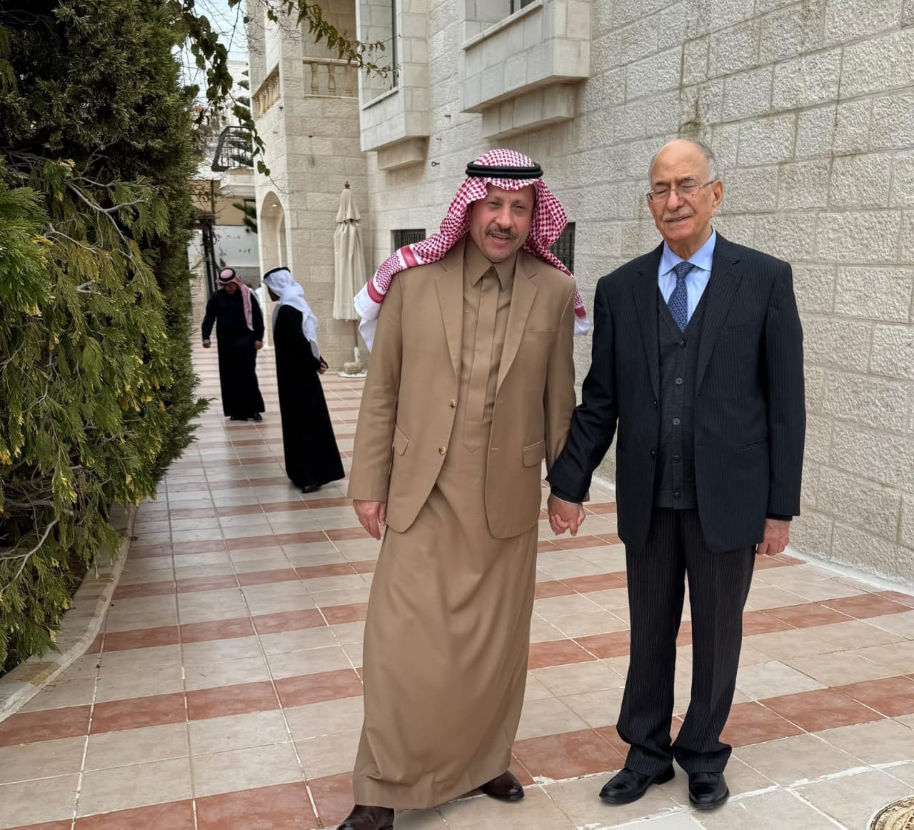 Madar Al-Saa Images 0.6035574261485293