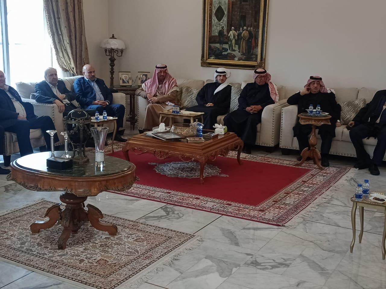 Madar Al-Saa Images 0.5115930517619891