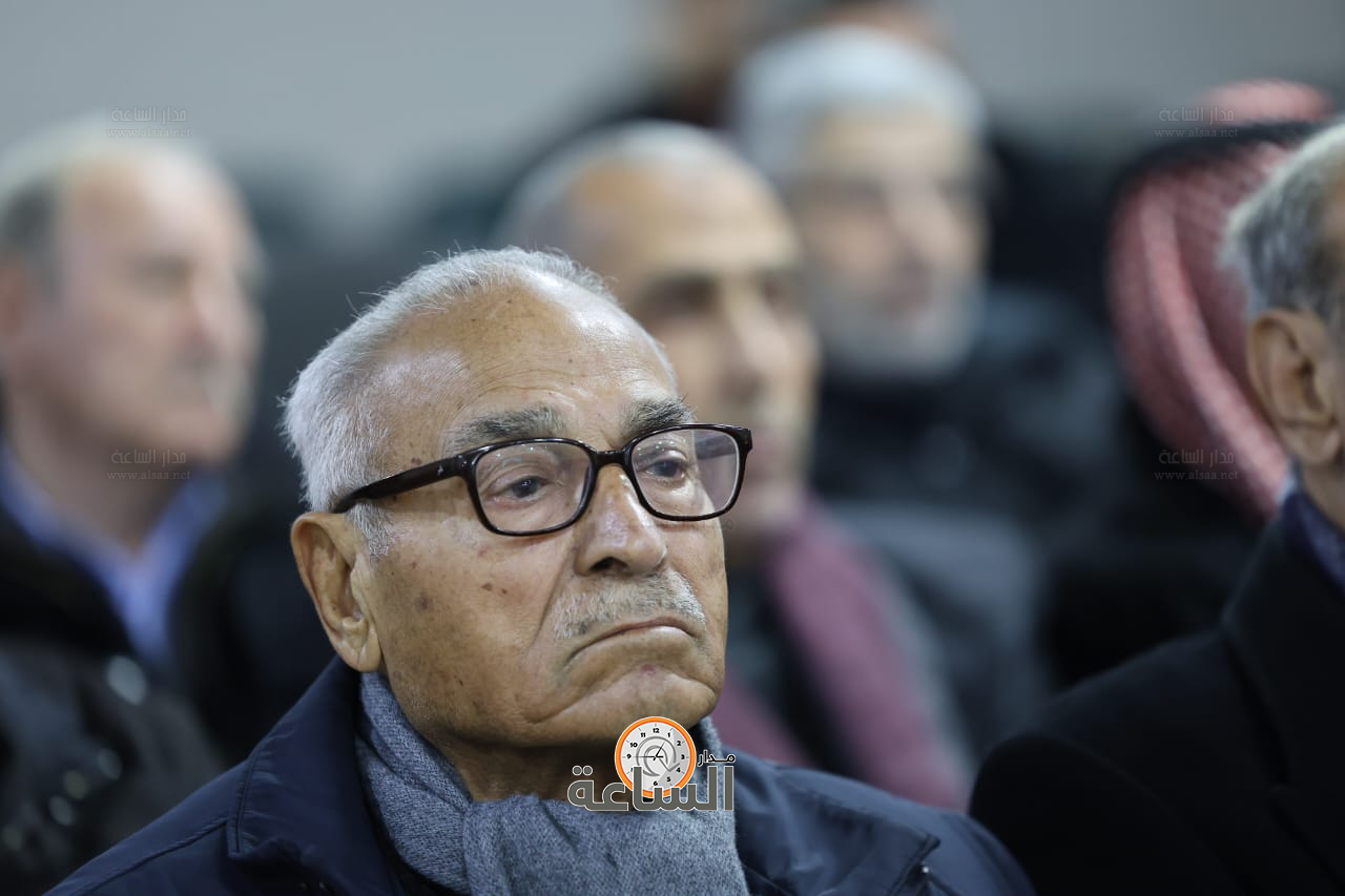 Madar Al-Saa Images 0.6163896380192717