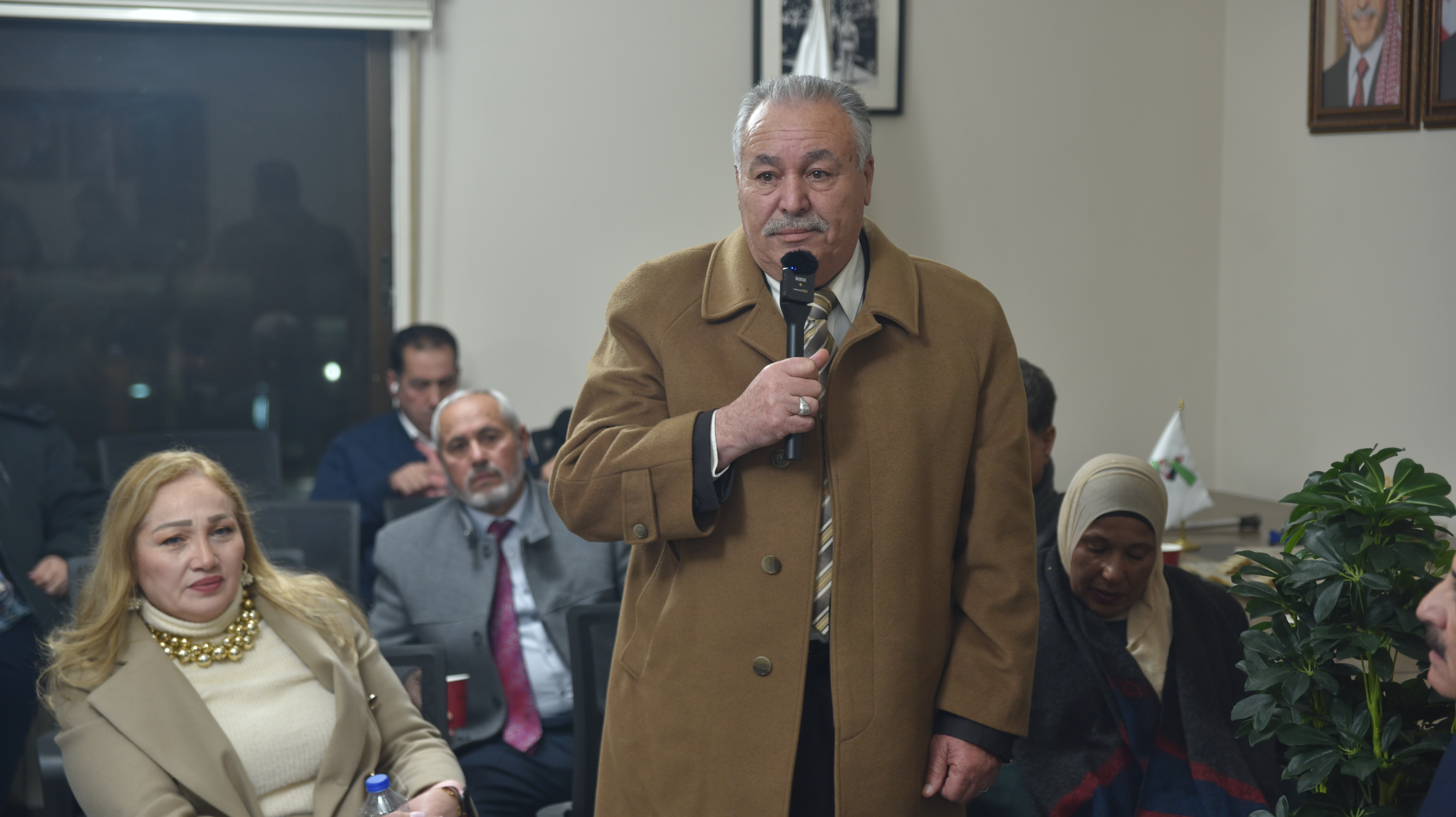 Madar Al-Saa Images 0.42965874076252675