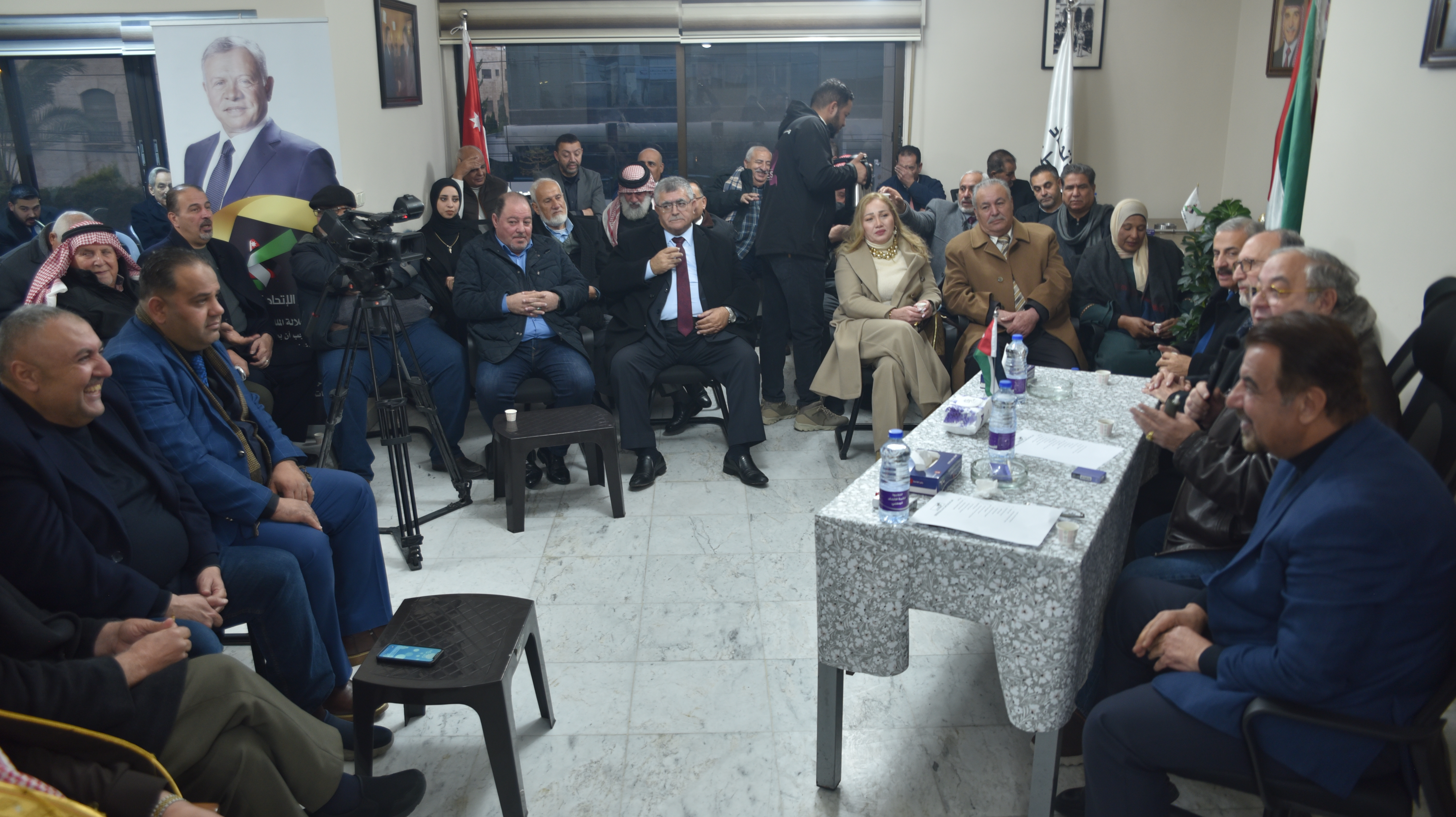 Madar Al-Saa Images 0.8930368410630425