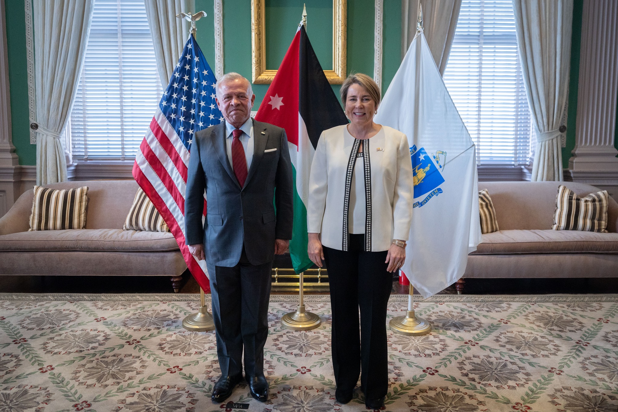 Madar Al-Saa Images 0.7433961062169834