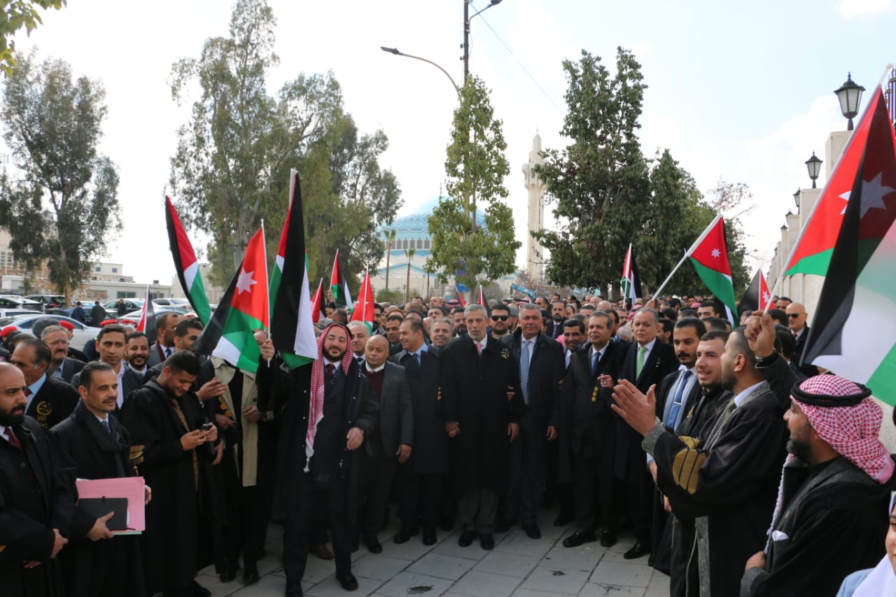 Madar Al-Saa Images 0.4839169589994159