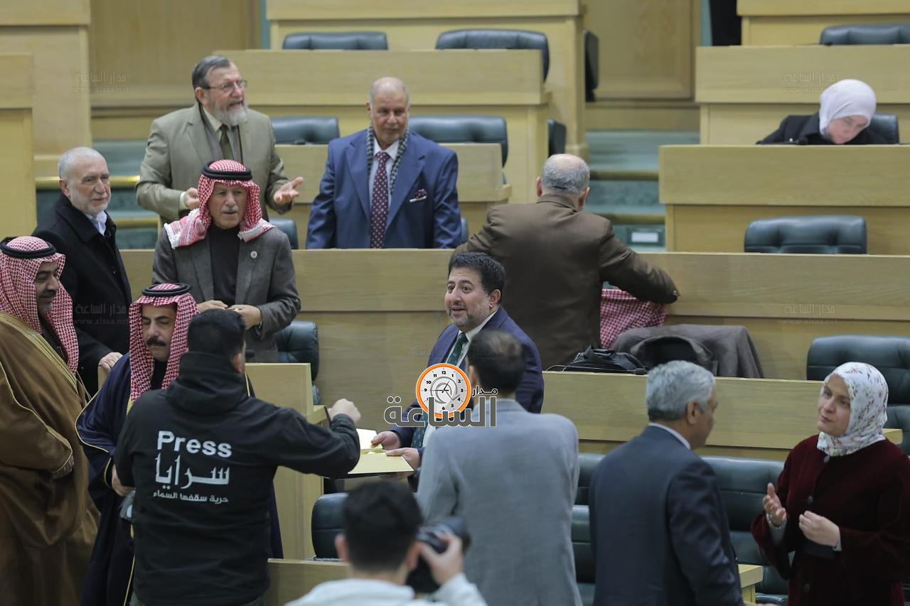 Madar Al-Saa Images 0.8449745534403261