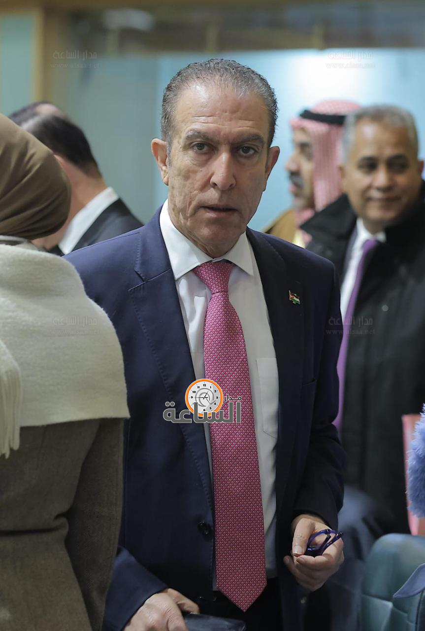 Madar Al-Saa Images 0.4625958392899845