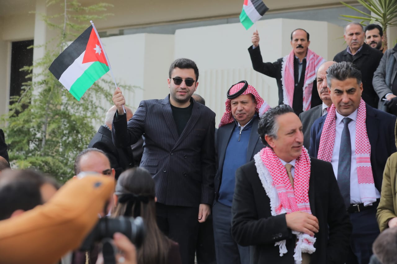 Madar Al-Saa Images 0.8276424044193433