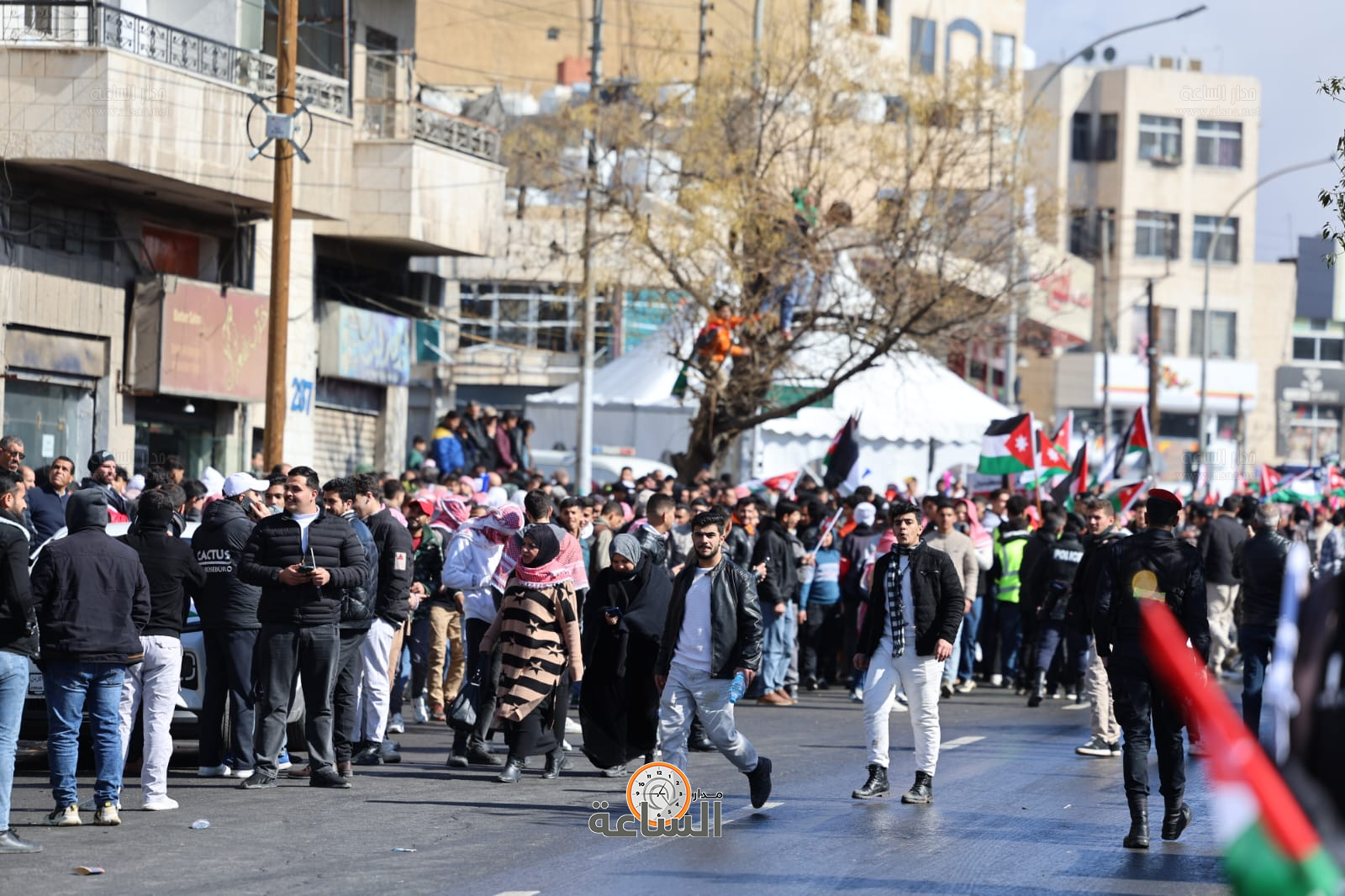 Madar Al-Saa Images 0.48384836094955186