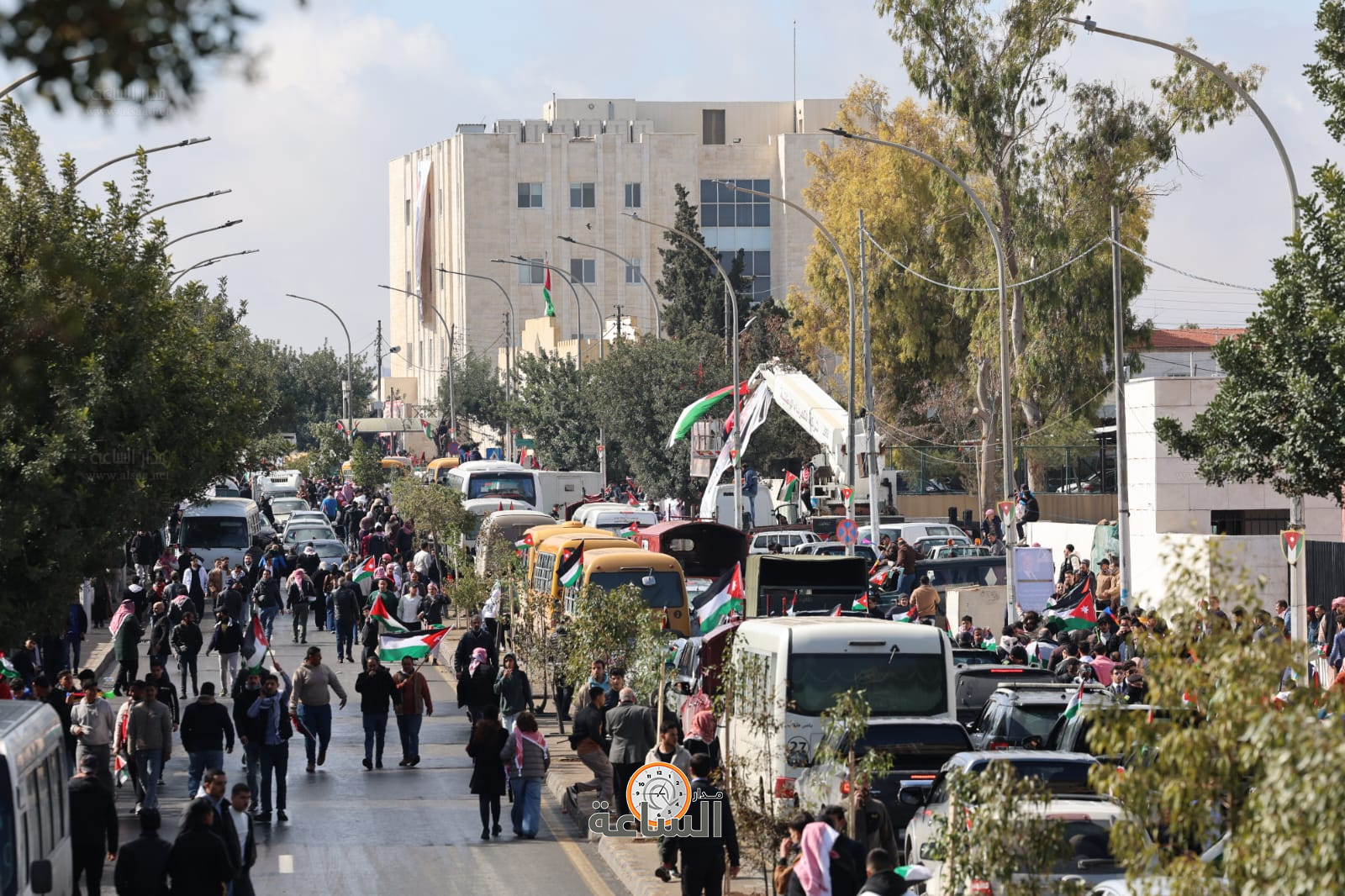 Madar Al-Saa Images 0.033898548343104684